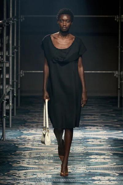 Look 3